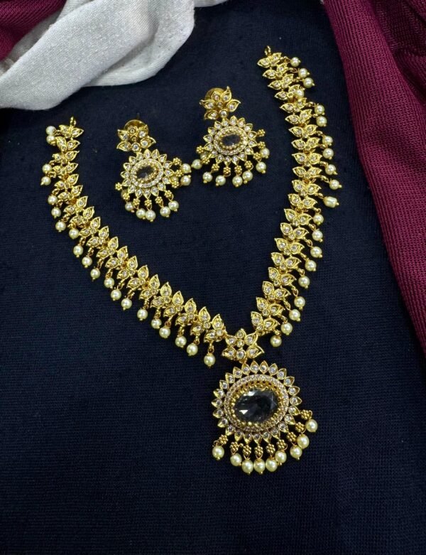 pendent necklace